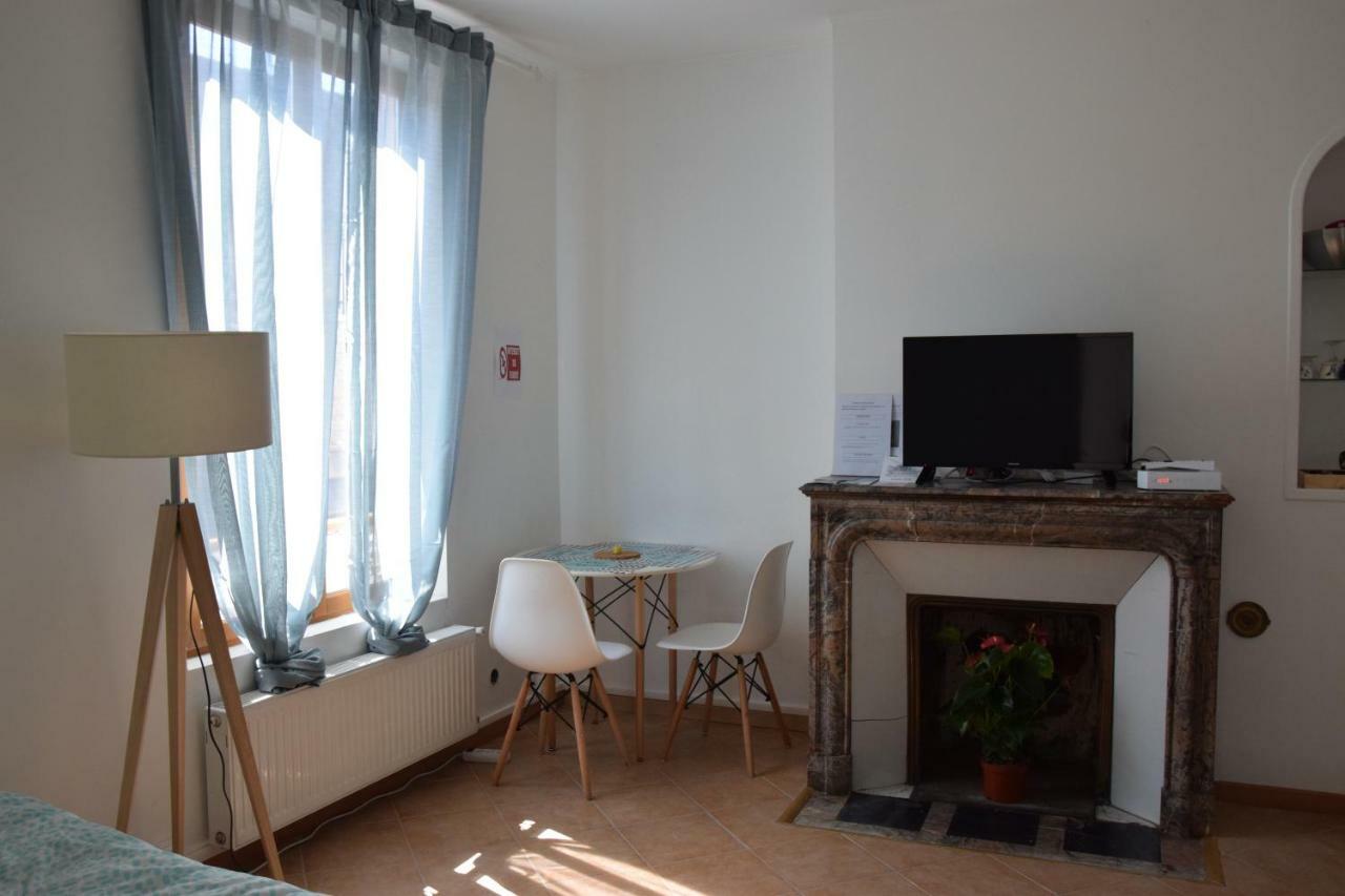 Joli Studio Plein Centre De Milly La Foret Екстериор снимка