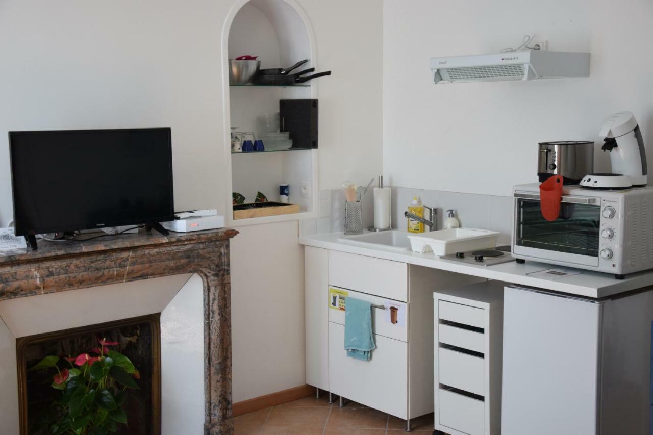 Joli Studio Plein Centre De Milly La Foret Екстериор снимка