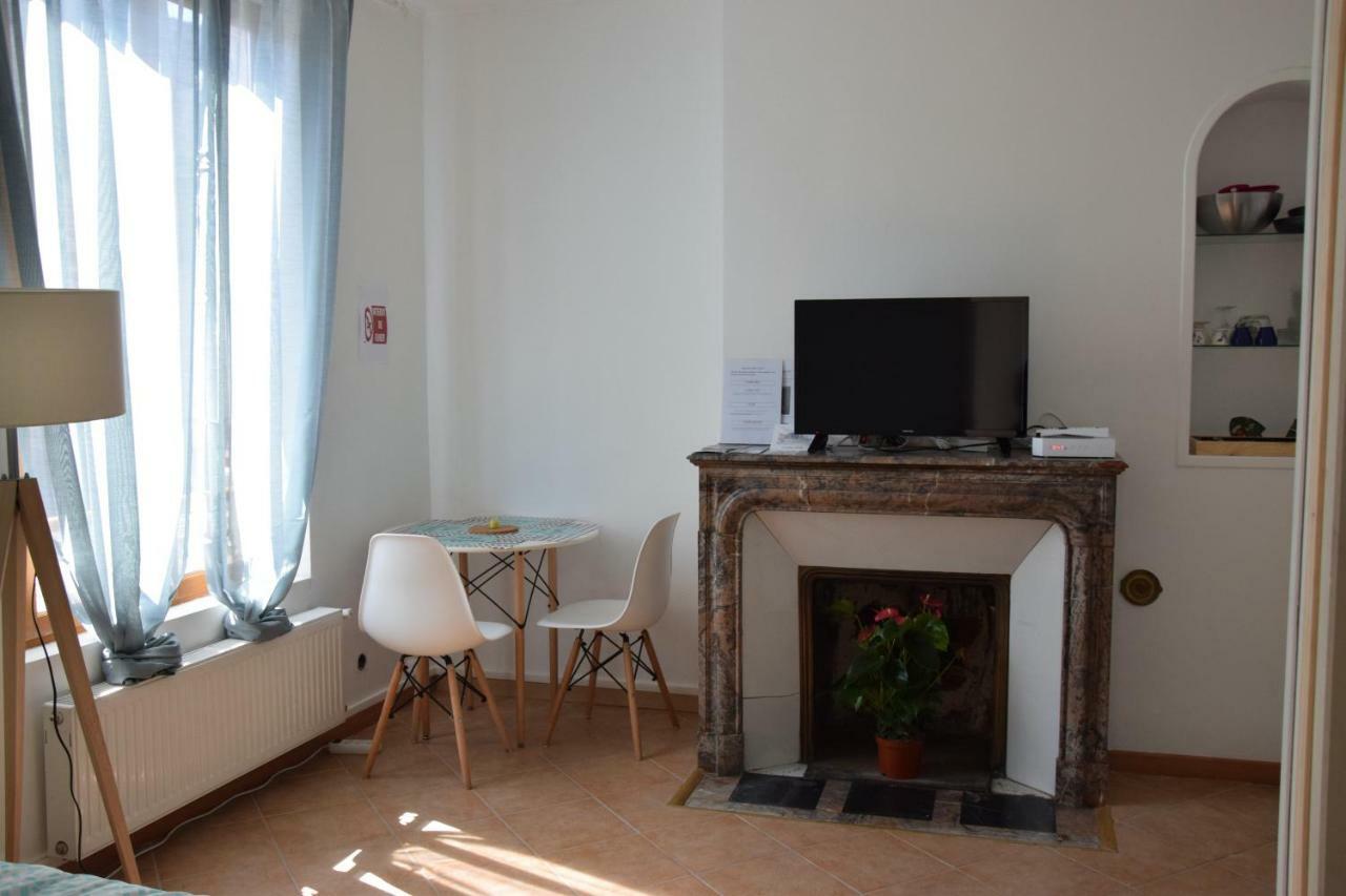 Joli Studio Plein Centre De Milly La Foret Екстериор снимка